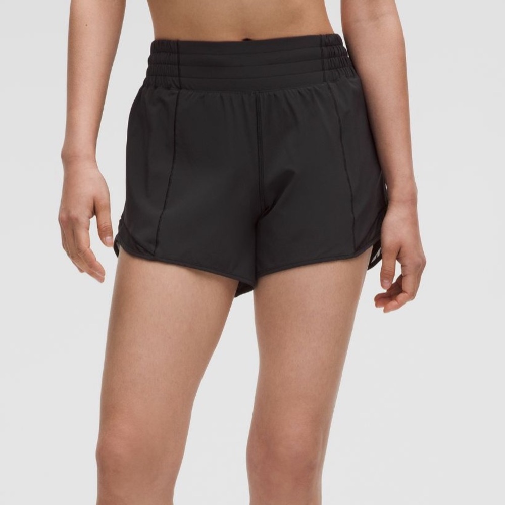 Lululemon Black hotty hot high-rise 4 inch shorts